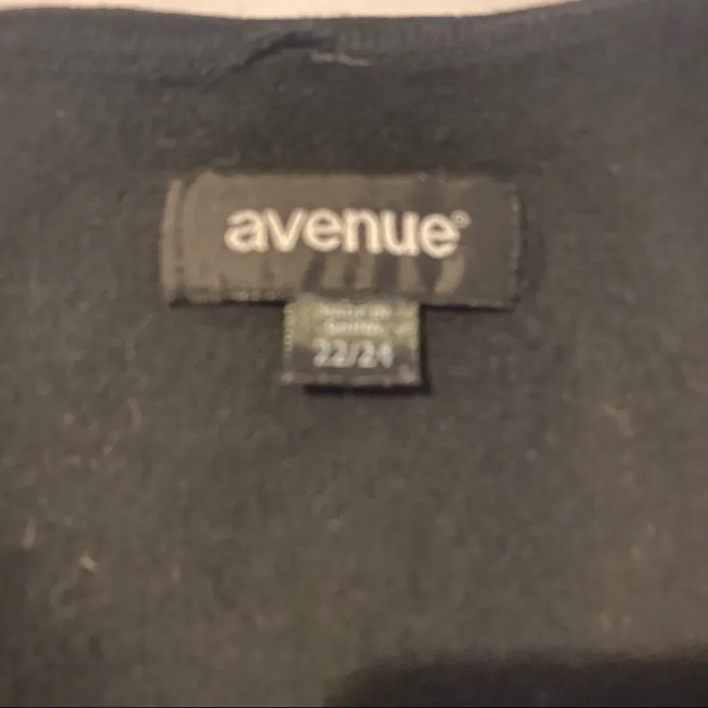 Avenue Black Short Sleeve Cardigan Sz 22/24‎